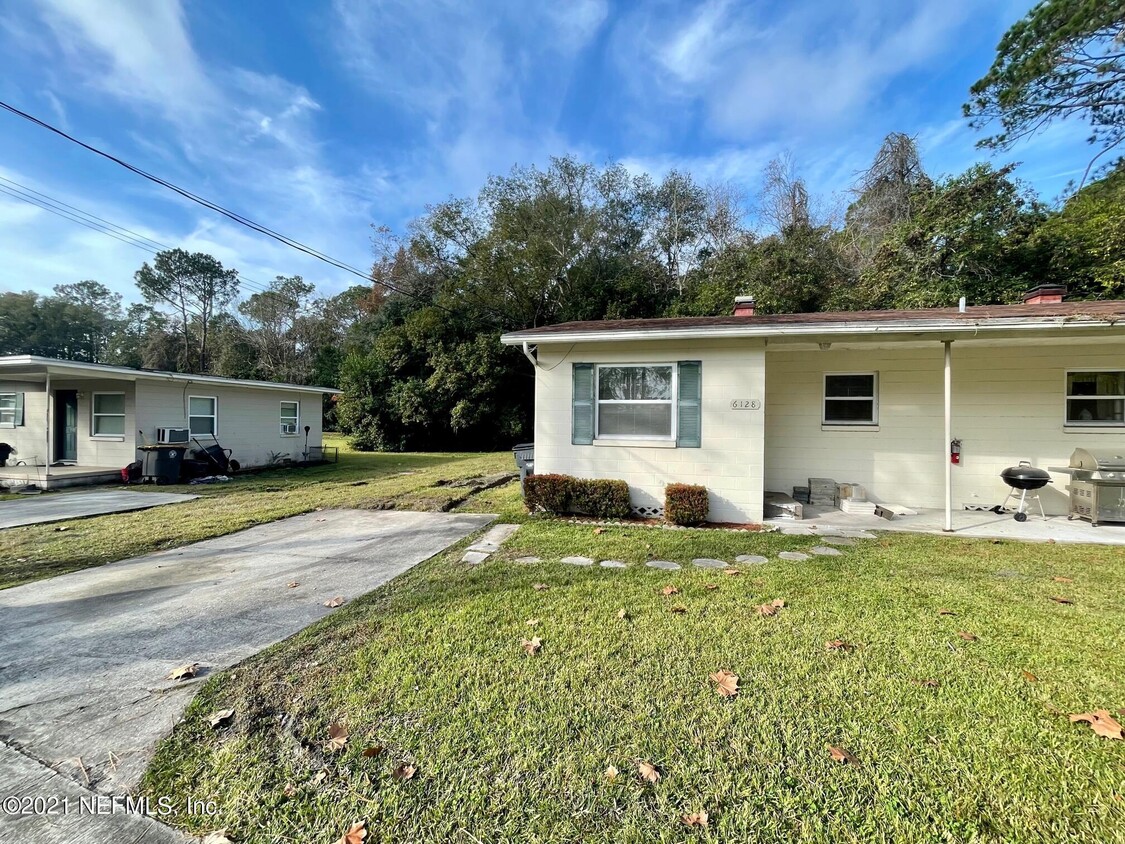 Primary Photo - 6128 Catoma St
