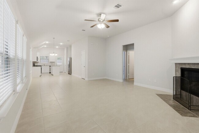 Building Photo - 40704 Guillemont Ln