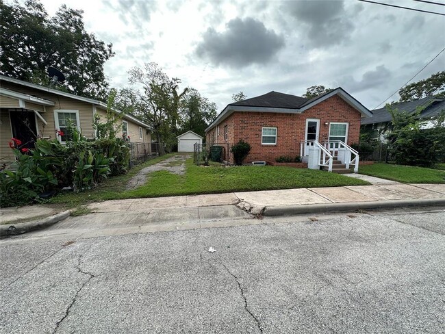 Building Photo - 3014 Rosalie St