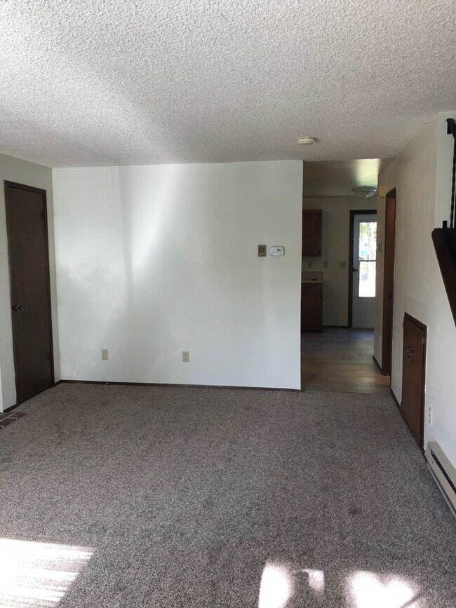 Building Photo - R115