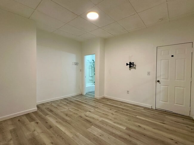 Building Photo - 35 Lincoln St Building Photo - 35 Lincoln St