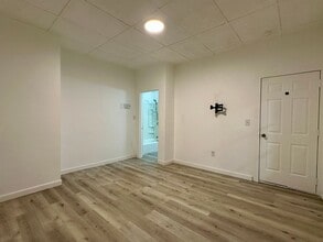 Building Photo - 35 Lincoln St Building Photo - 35 Lincoln St