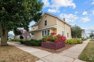 Building Photo - 332 Pennsylvania St