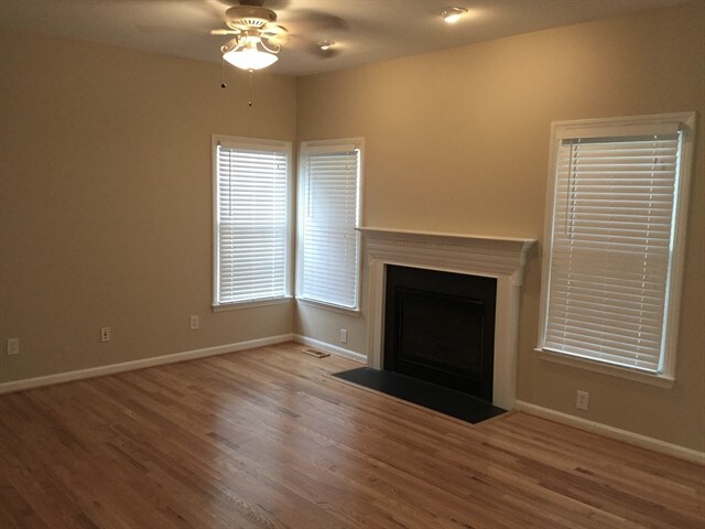 Foto del edificio - 5705 Beargrass Lane