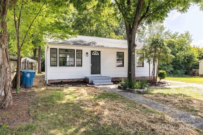 Building Photo - 413 Ackert Ave