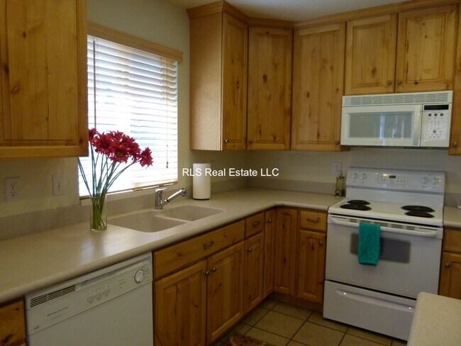 Building Photo - 4043 Cimarron