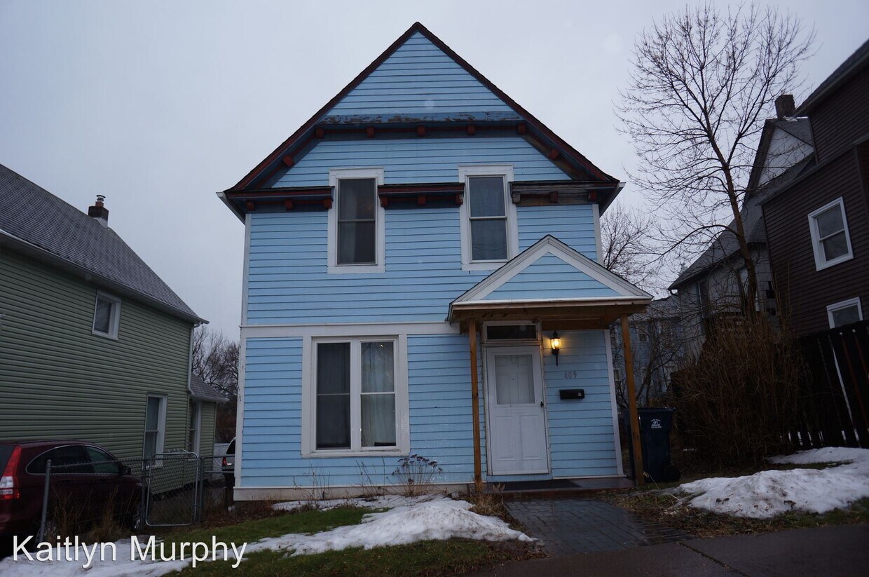 Primary Photo - 3 br, 1 bath House - 409 S 19th Ave E
