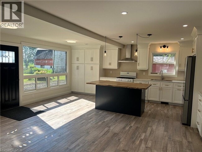 Photo du bâtiment - 1888B HIGHWAY 3 E