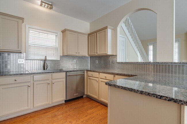Building Photo - 331 Fountain River Dr