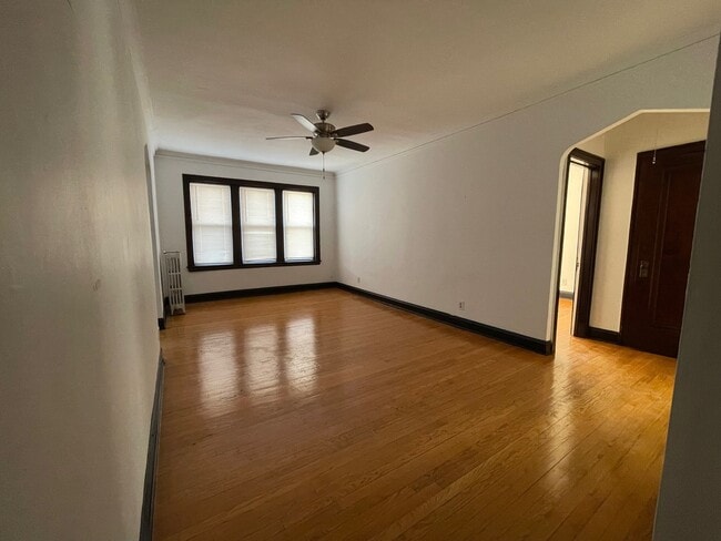 Foto del edificio - 4247 W Division St