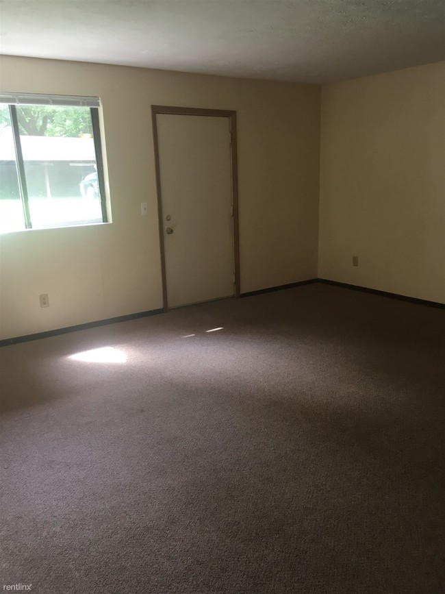 Building Photo - 2 br, 1 bath  - 25 Convis St Apt 3