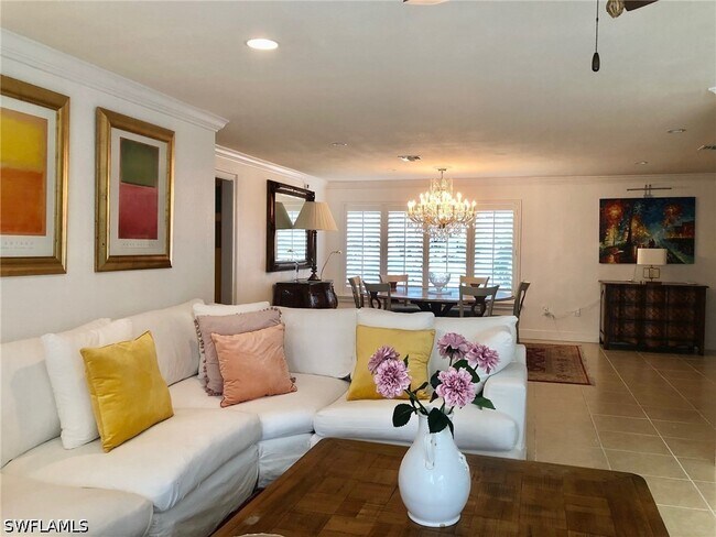 Foto del edificio - 283 Cypress Way W