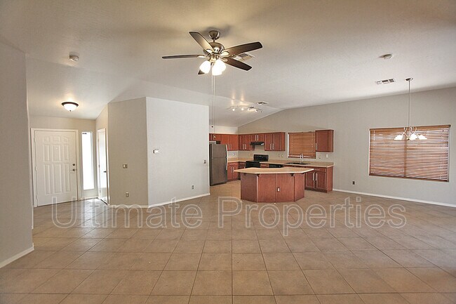 Foto del edificio - 15710 N 34th St