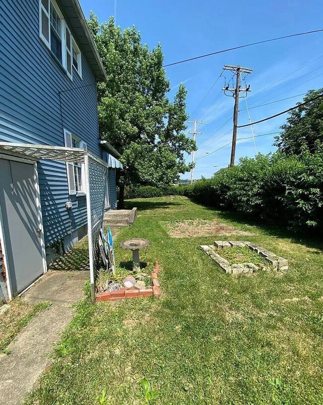 Building Photo - 3 bedroom home in Mckeesport