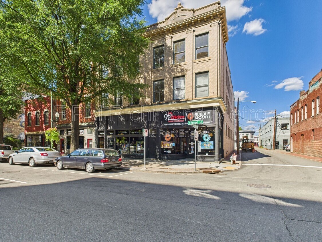 Primary Photo - 200 W Broad St