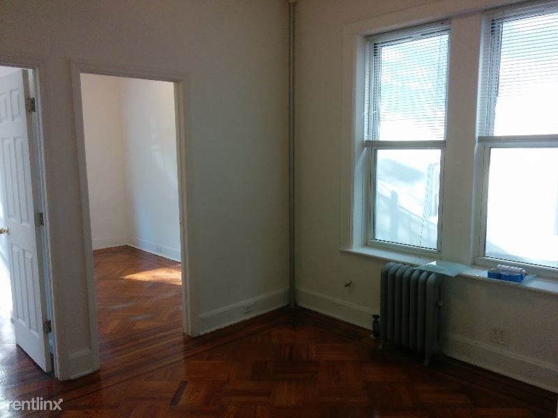 Building Photo - 456 Suydam St