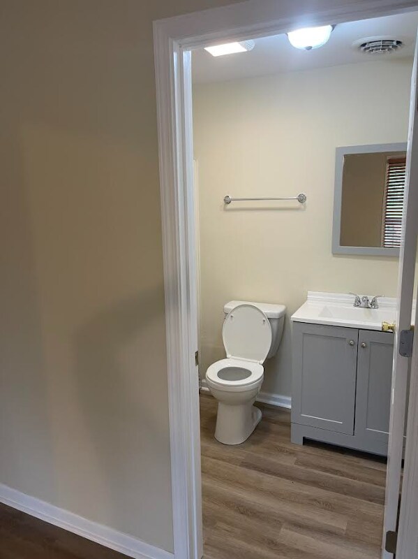 Foto del edificio - 1021 Fall Creek Rd