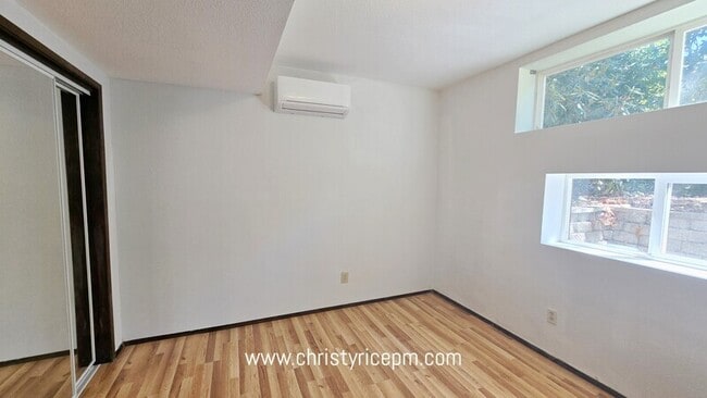 Building Photo - 13709 SE 23rd St