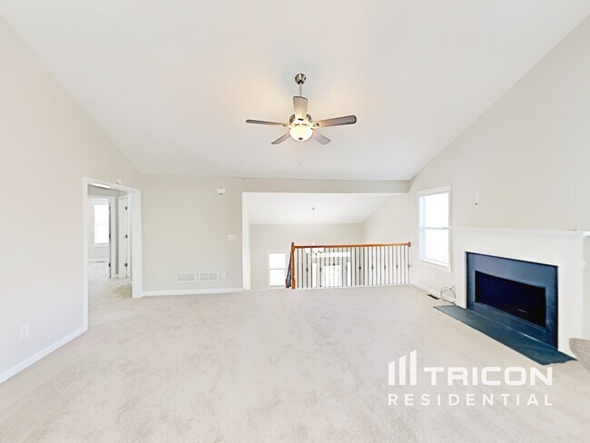 Foto del edificio - 7134 Creeksong Dr