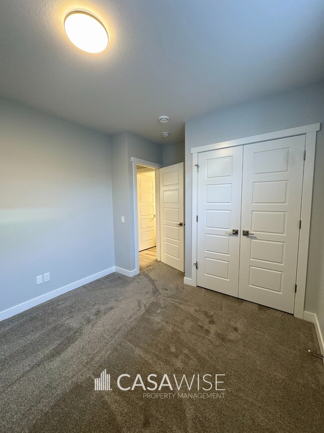 Photo du bâtiment - 8023 Cedric Mah Rd