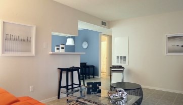 Primary Photo - 1607 W Schunior St