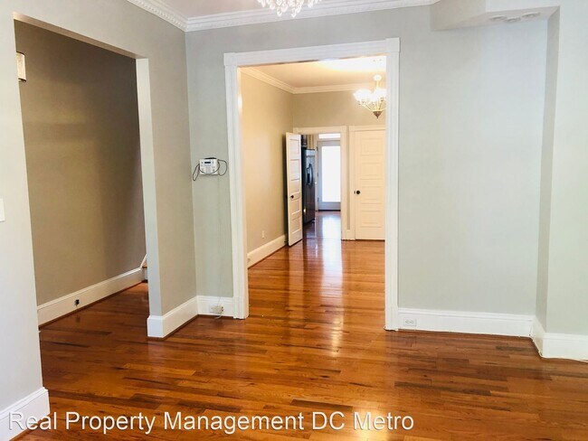 Building Photo - 3 br, 2.5 bath House - 609 Elliott Street NE