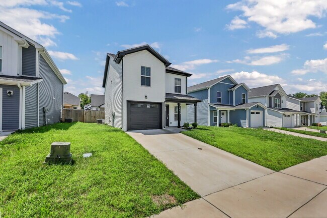 Foto del edificio - Beautiful 3-bed, 2.5-bath home with a bright, open floor plan.