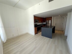 Building Photo - 111 E Flagler St