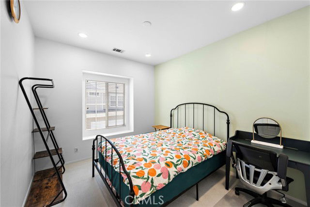 Foto del edificio - 15 Strawflower St