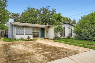 Building Photo - 1612 Broadmoor Dr