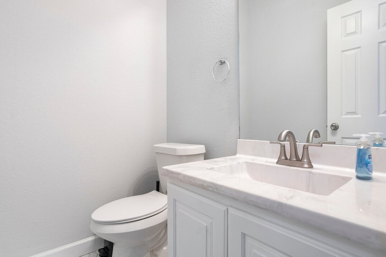 Foto principal - 1005 W 23rd St