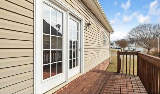 Building Photo - 105 Wyndsong Pl