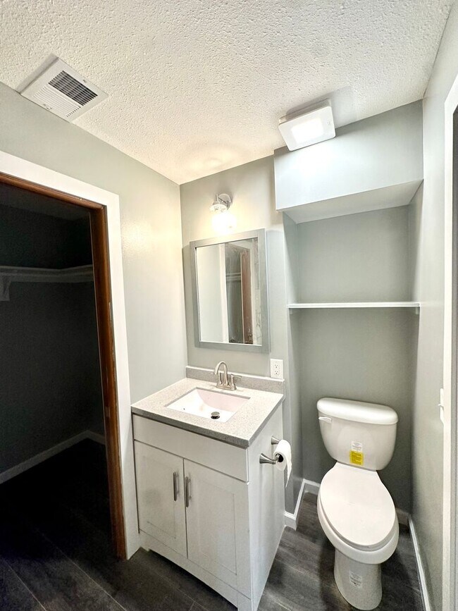 Foto del edificio - Newly Renovated 1 Bed / 1 Bath in Central ...