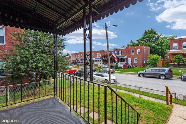Building Photo - 5330 4th St