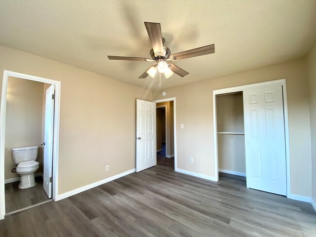Foto del edificio - $1,895 Peach & Mckinley, 3 Bedroom - E. Ho...