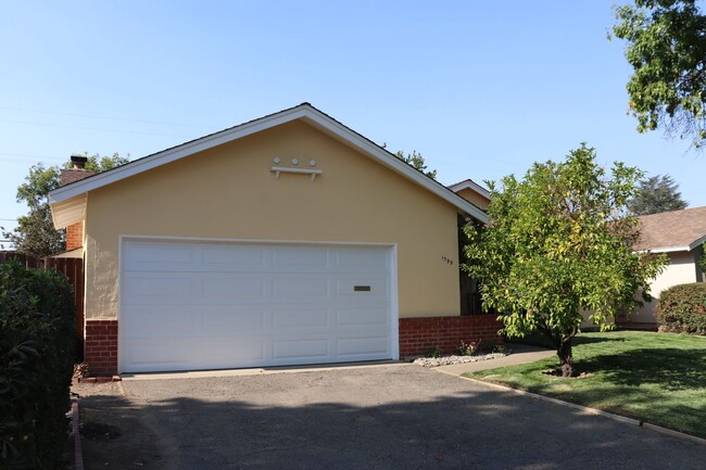 Building Photo - Cozy Ranch Style Home in the Heart of Camp...