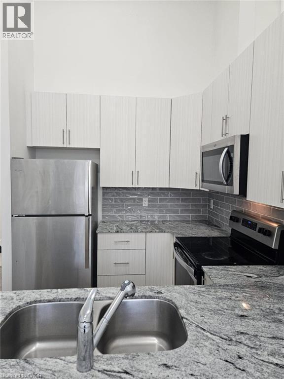 Building Photo - 100 Garment St