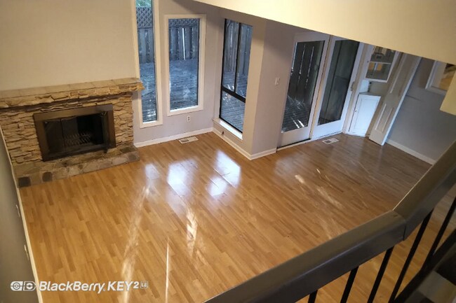 Foto del edificio - 18531 Split Rock Ln