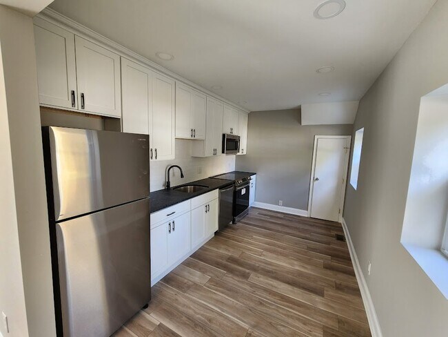 Building Photo - 5535 Ridge Ave