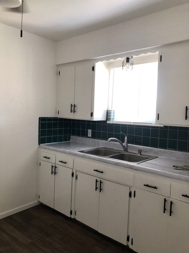 Building Photo - Single Family Home