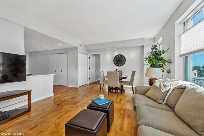 Foto del edificio - 77 S Evergreen Ave