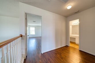 Building Photo - 6610 Autumn Sunset Ln