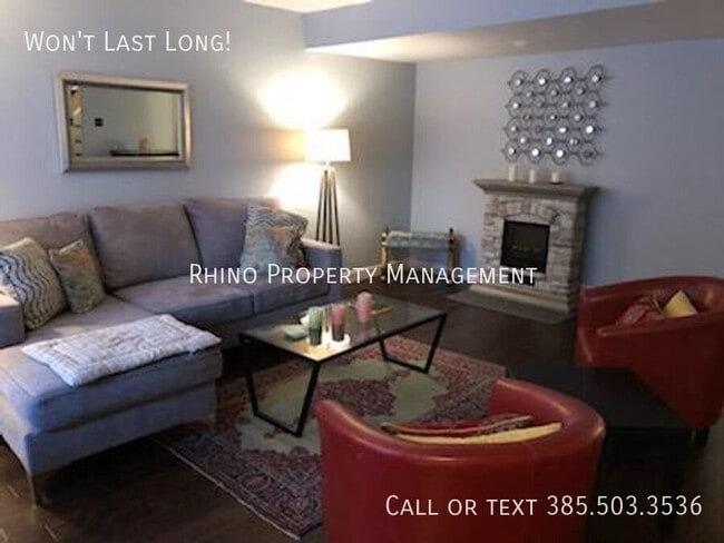 Building Photo - 829 E Three Fountains Dr
