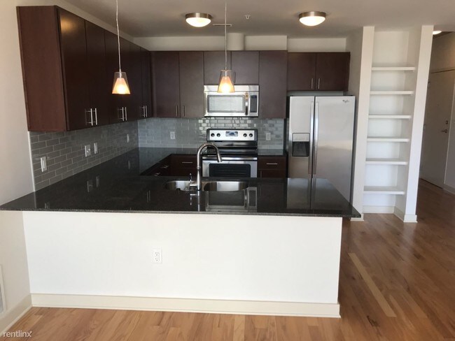 Building Photo - 333 N Orange Ave