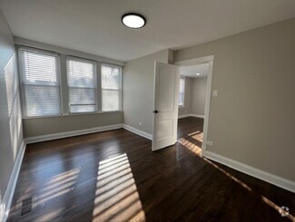 Building Photo - 2652 N Springfield Ave