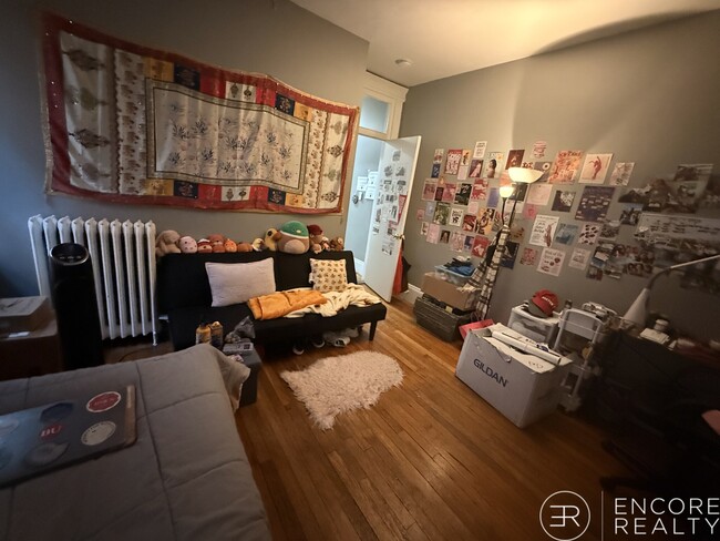 Building Photo - 464 Park Dr