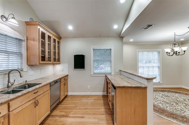 Building Photo - 2901 Amherst Ave