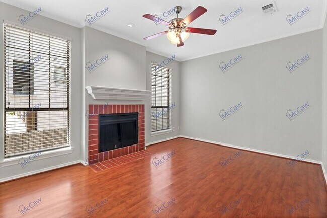 Building Photo - 4141 Hyer St.