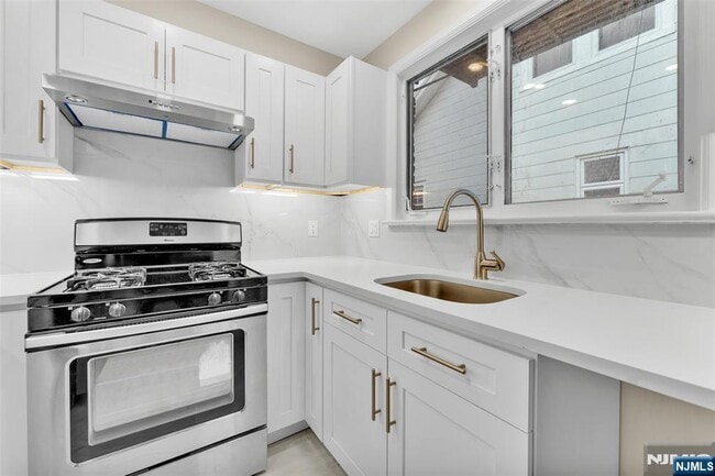 Building Photo - 203 Brinkerhoff St