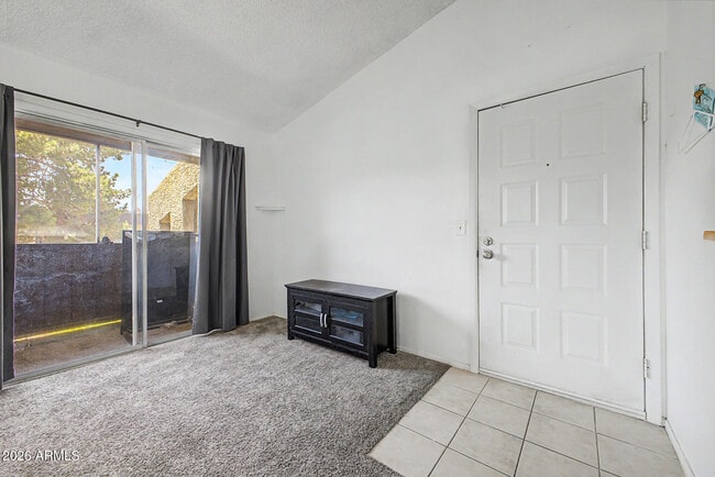 Building Photo - 461 W Holmes Ave
